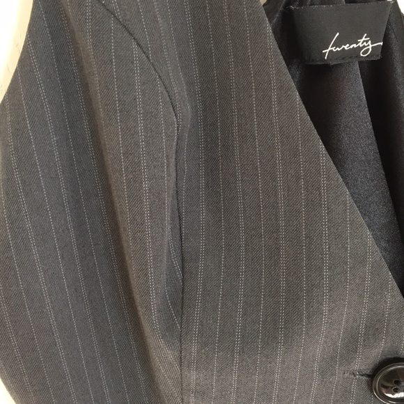 Vest - Picture 3 of 3